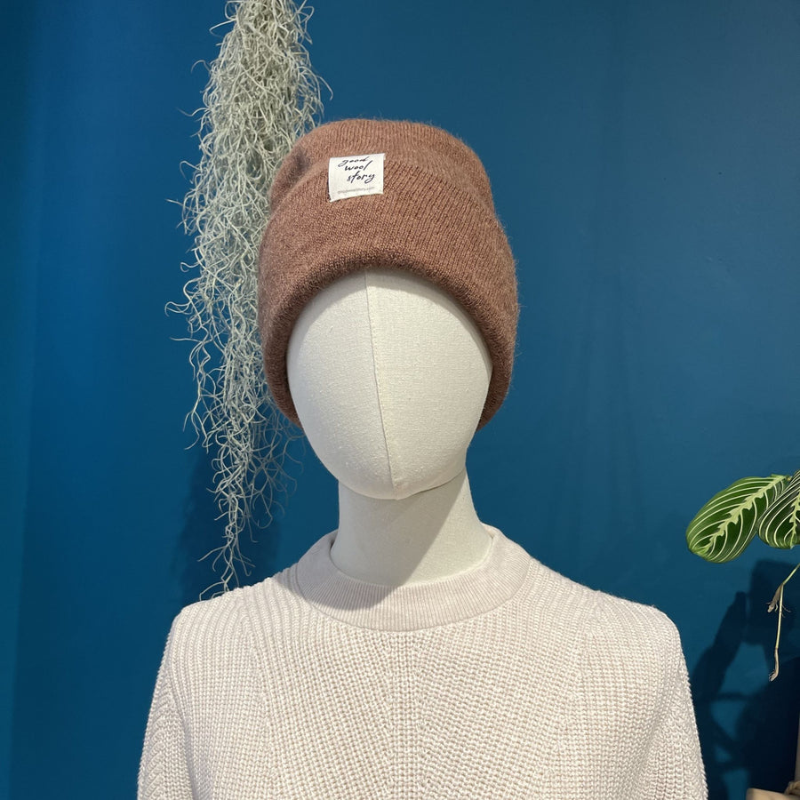 'True' camel wool beanie